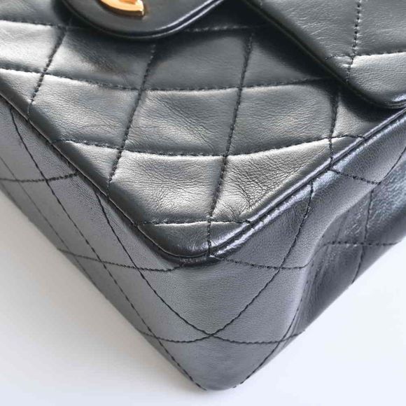 Chanel Lambskin Matelasse Chain Handbag Black - Picture 4 of 9